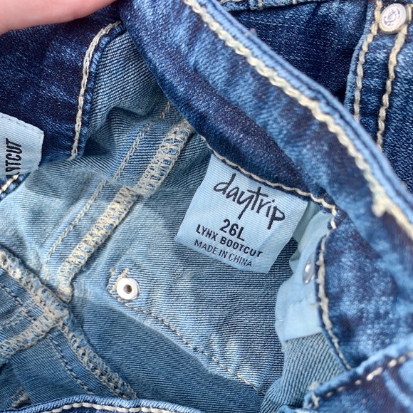 BKE DAYTRIP LYNX BOOTCUT JEANS SIZE 26L - Picture 3 of 4